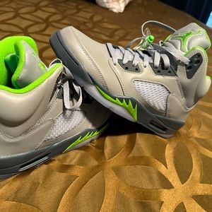 Jordan retro fives green beans